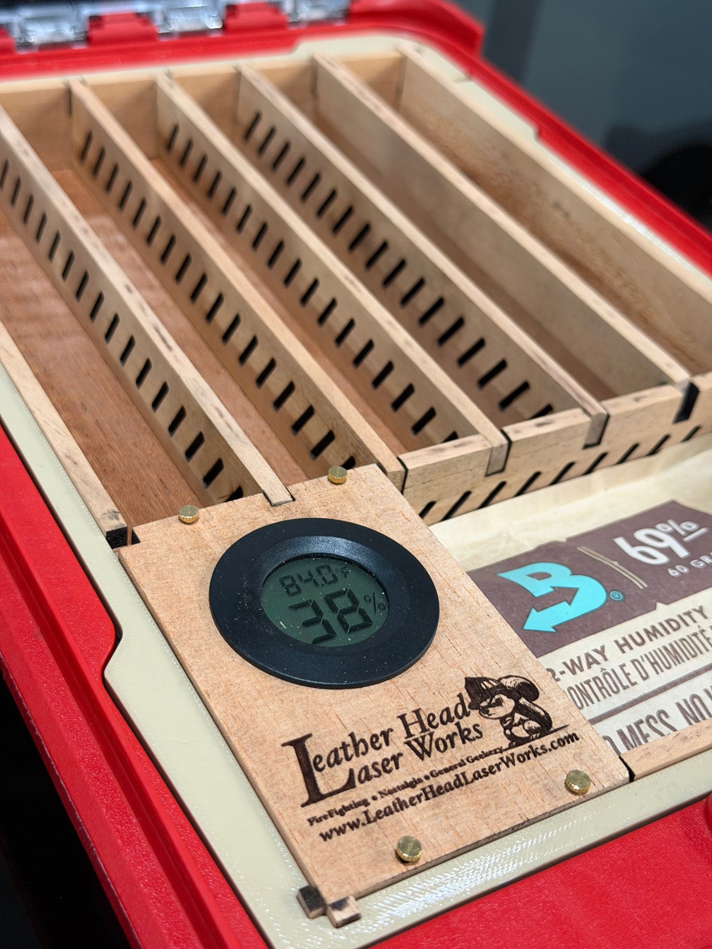 Humidor Milwaukee Slim Packout - 100% Cedar interior