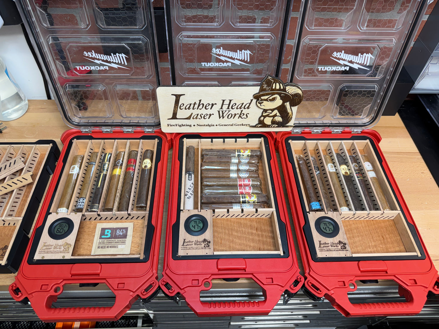 Humidor Milwaukee Slim Packout - 100% Cedar interior