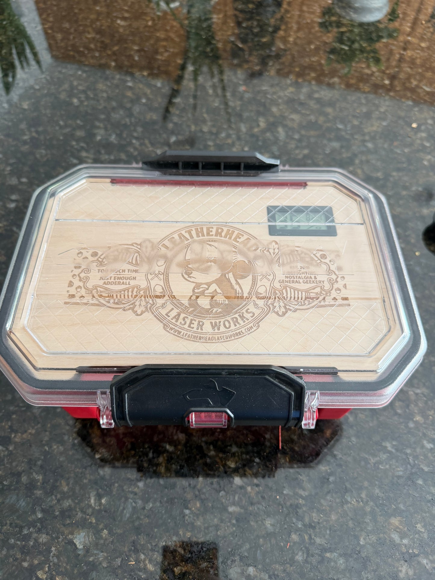 Humidor Husky 0.8 gal waterproof storage bin - 100% Cedar interior