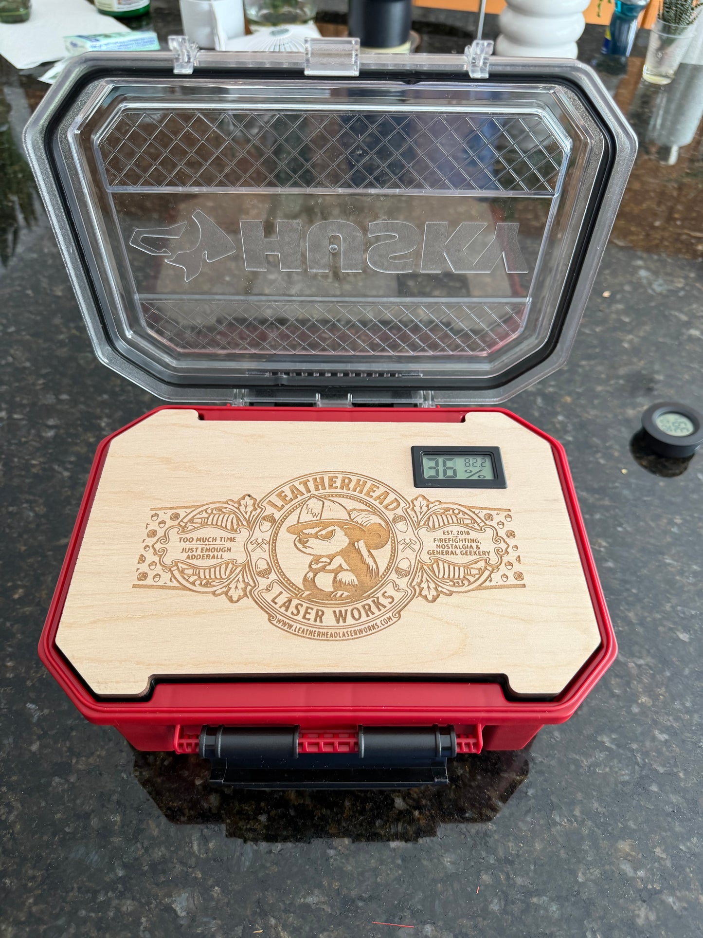 Humidor Husky 0.8 gal waterproof storage bin - 100% Cedar interior