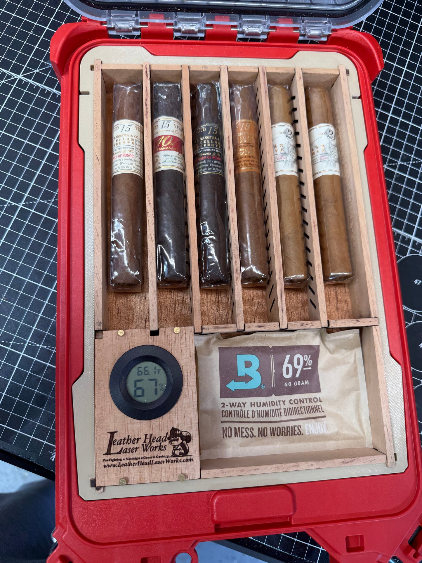 Humidor Milwaukee Slim Packout - 100% Cedar interior