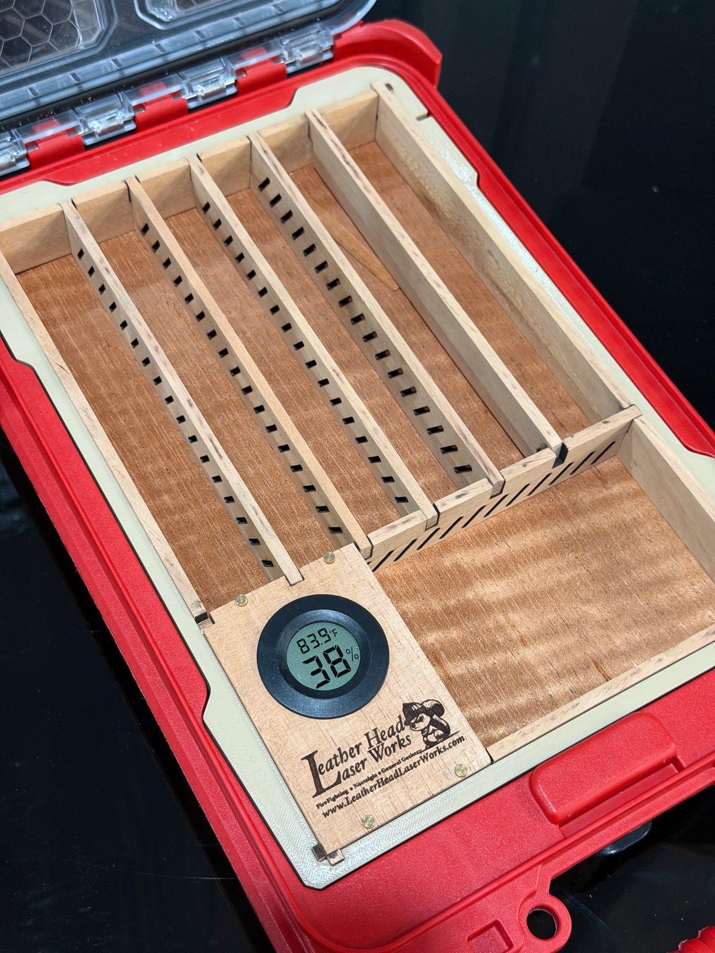 Humidor Milwaukee Slim Packout - 100% Cedar interior