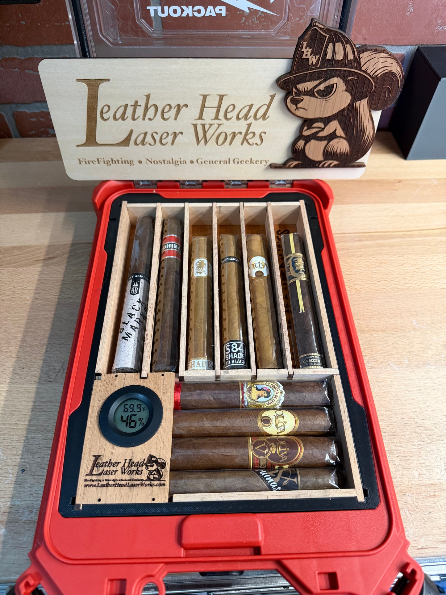 Humidor Milwaukee Slim Packout - 100% Cedar interior