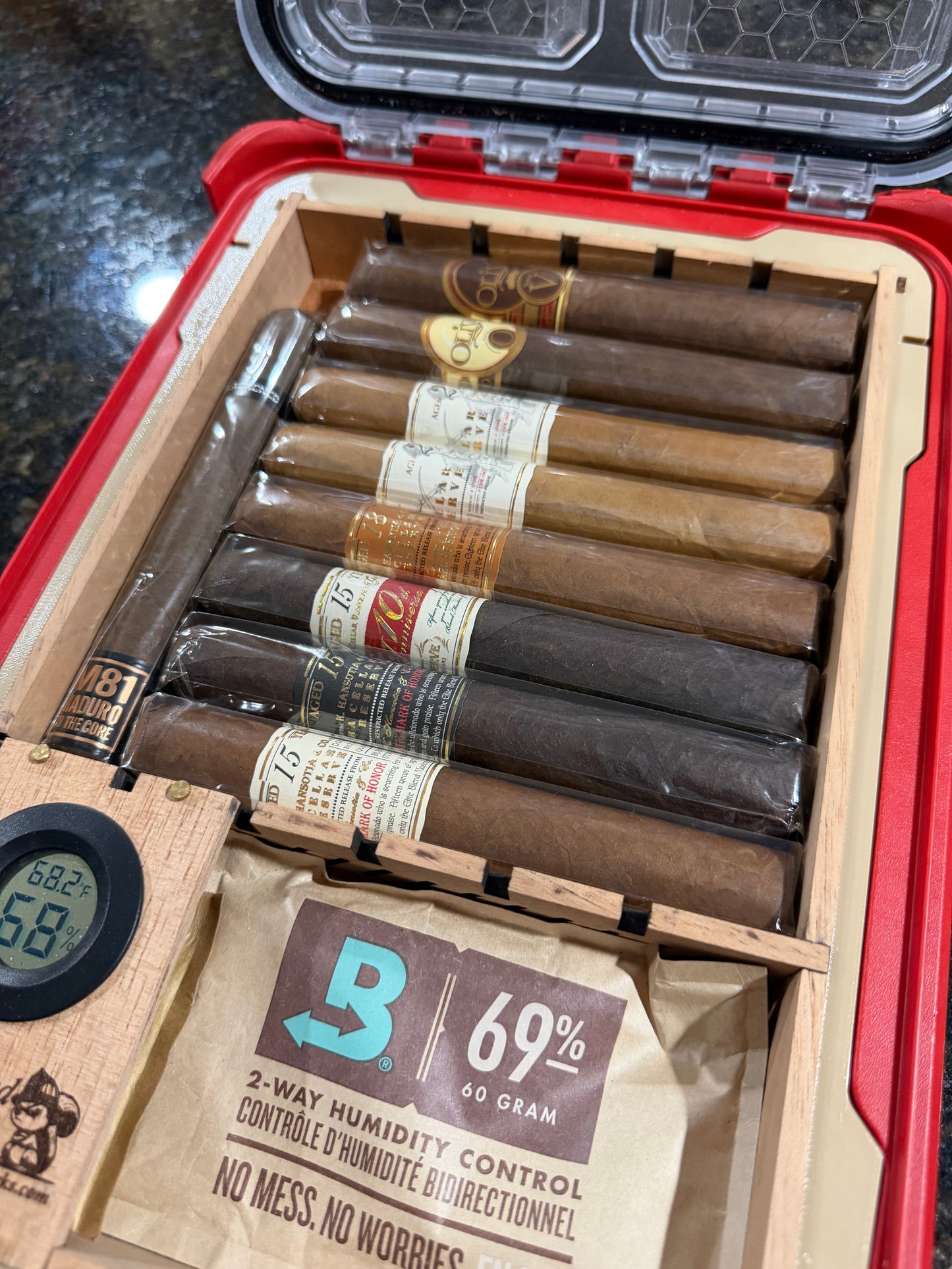 Humidor Milwaukee Slim Packout - 100% Cedar interior