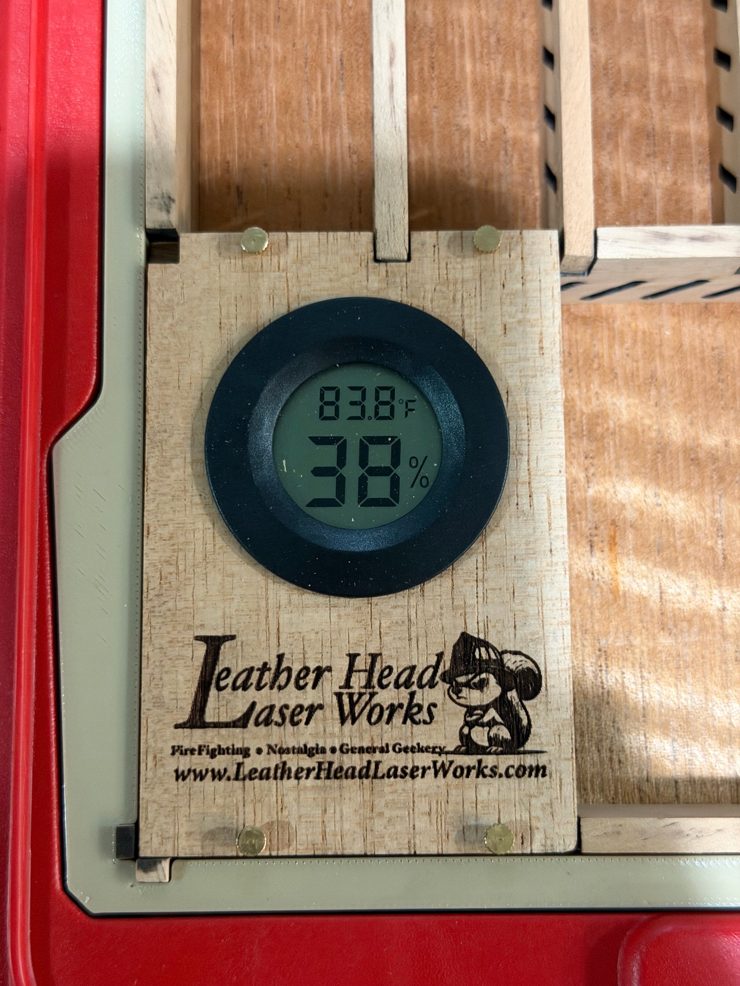 Humidor Milwaukee Slim Packout - 100% Cedar interior