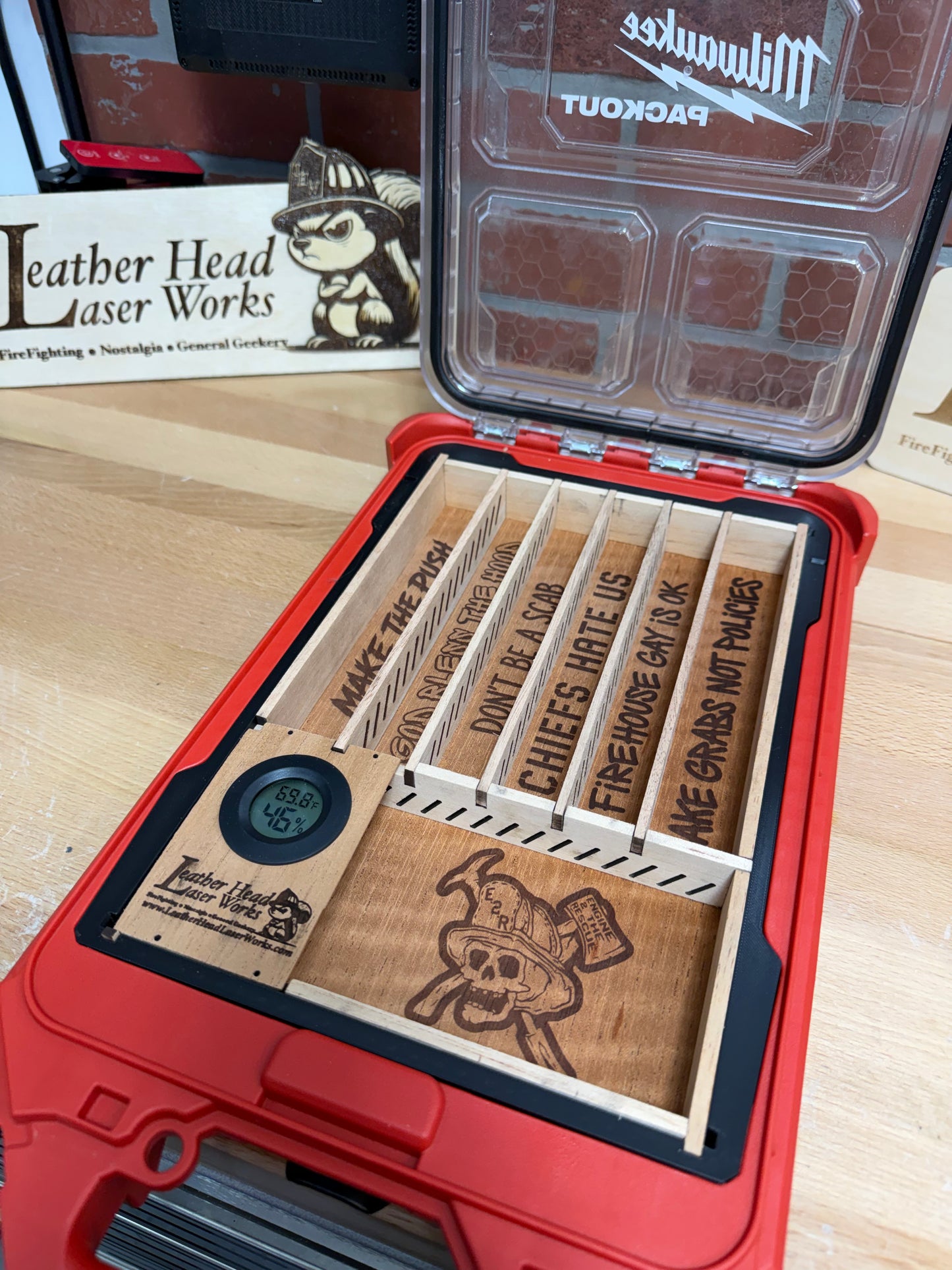 Humidor Milwaukee Slim Packout - 100% Cedar interior