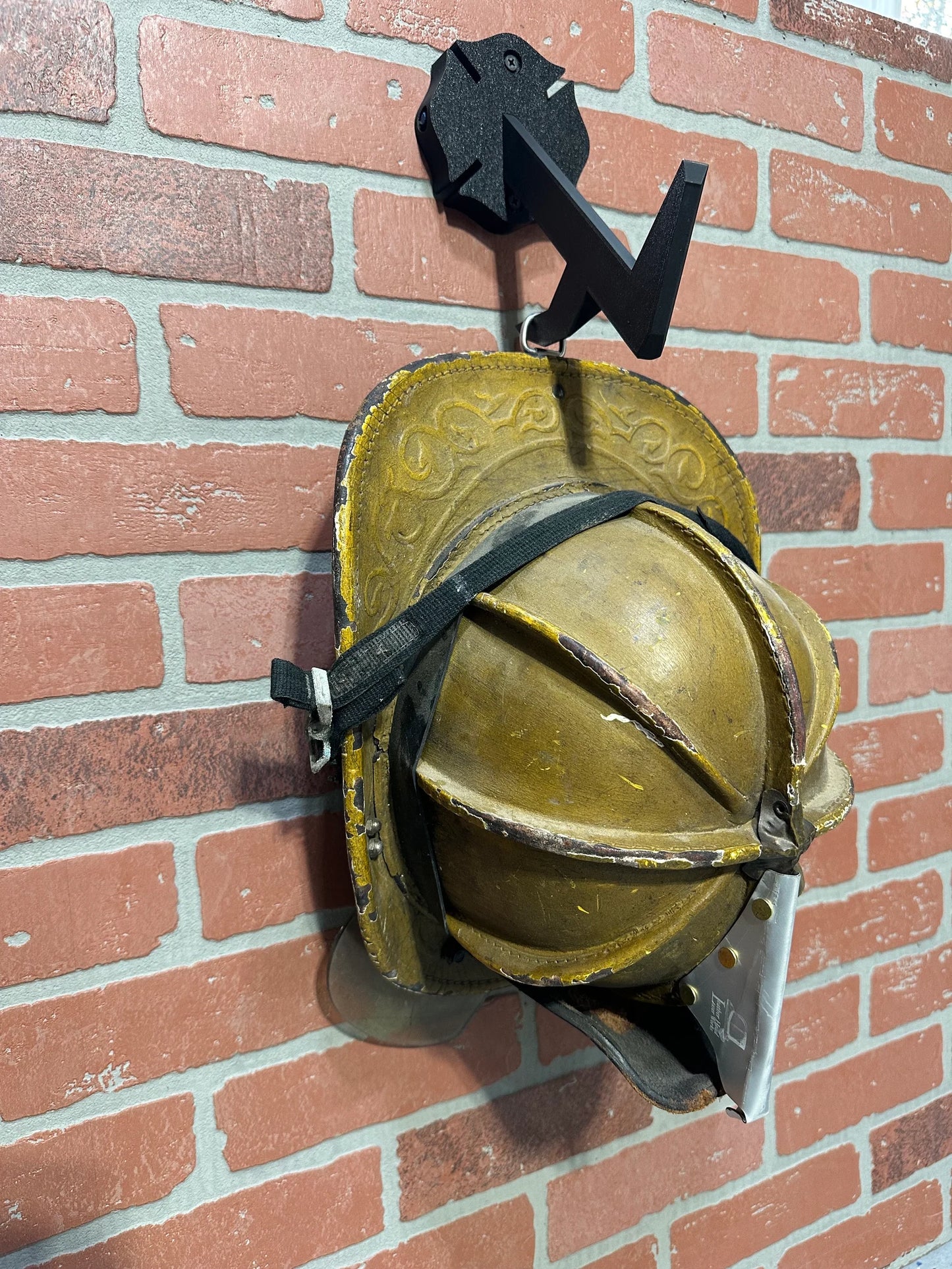 Fire Helmet Wall Mount Display - New York Roof Hook Design